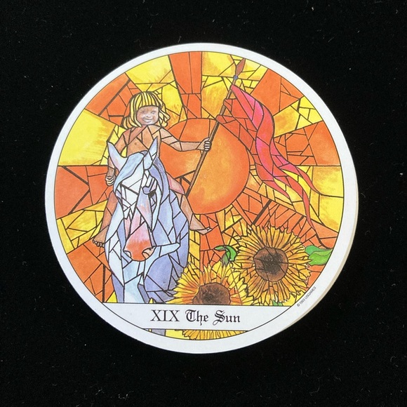 The Tarot of the Cloisters Unique round tarot cards with a mosaic design style - Picture 7 of 9